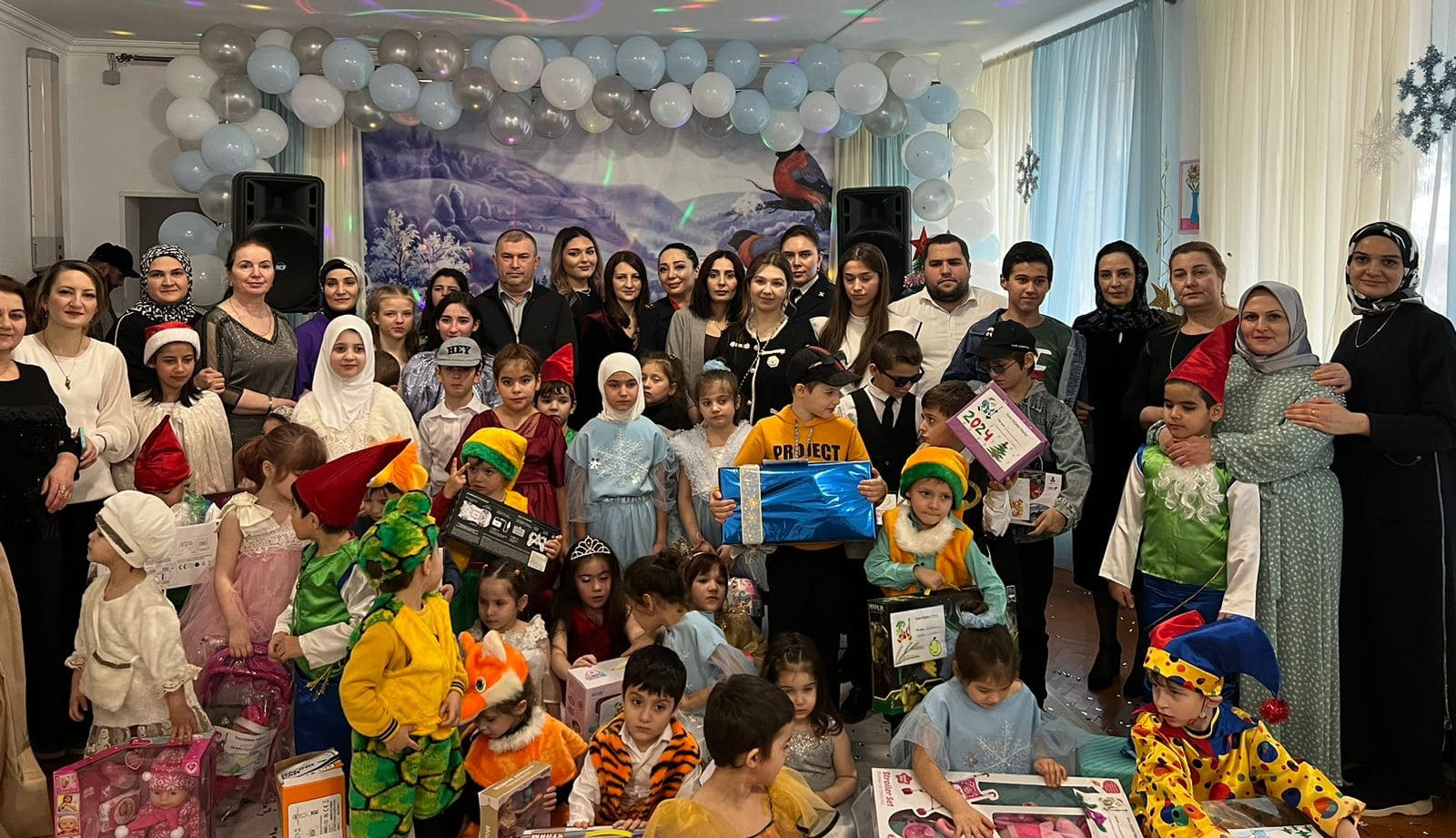 В Социально-реабилитационном центре для несовершеннолетних детей в Хасавюртовском районе был организован новогодний утренник для воспитанников центра